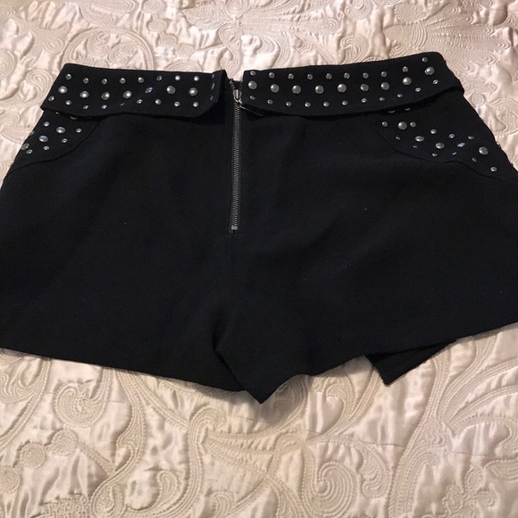 New GUESS Skort - Picture 4 of 4